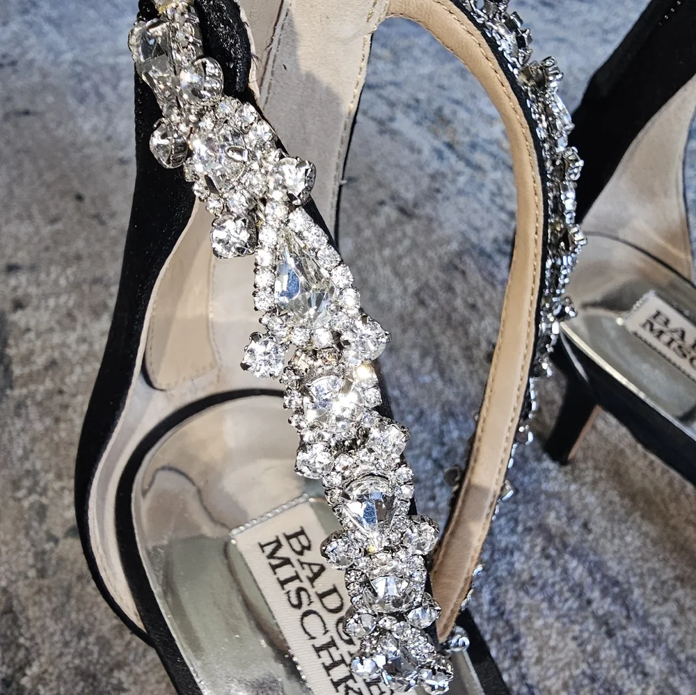 Badgley Mischka Shoes - Picture 3 of 12